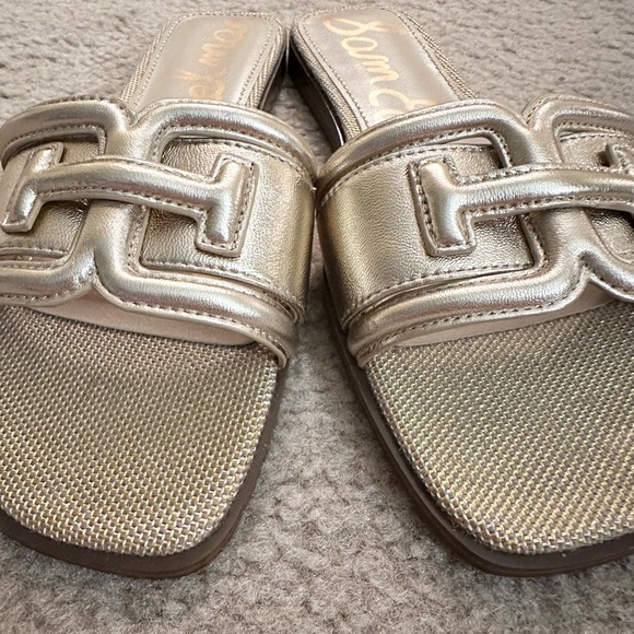 Sam Edelman Gold Slide Size 8 - Worn 3-4 times - Picture 6 of 6
